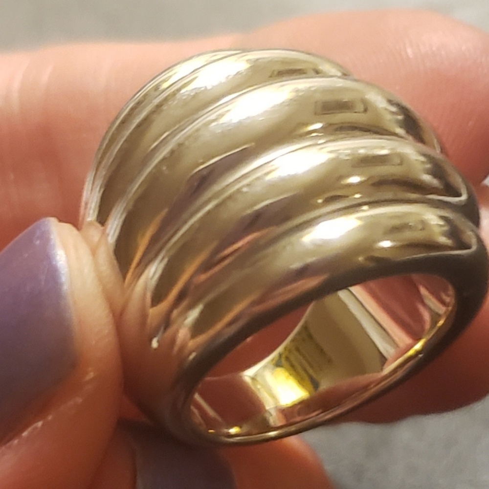Designer White Gold Large Dome Ring. Size 6 - Picture 2 of 7